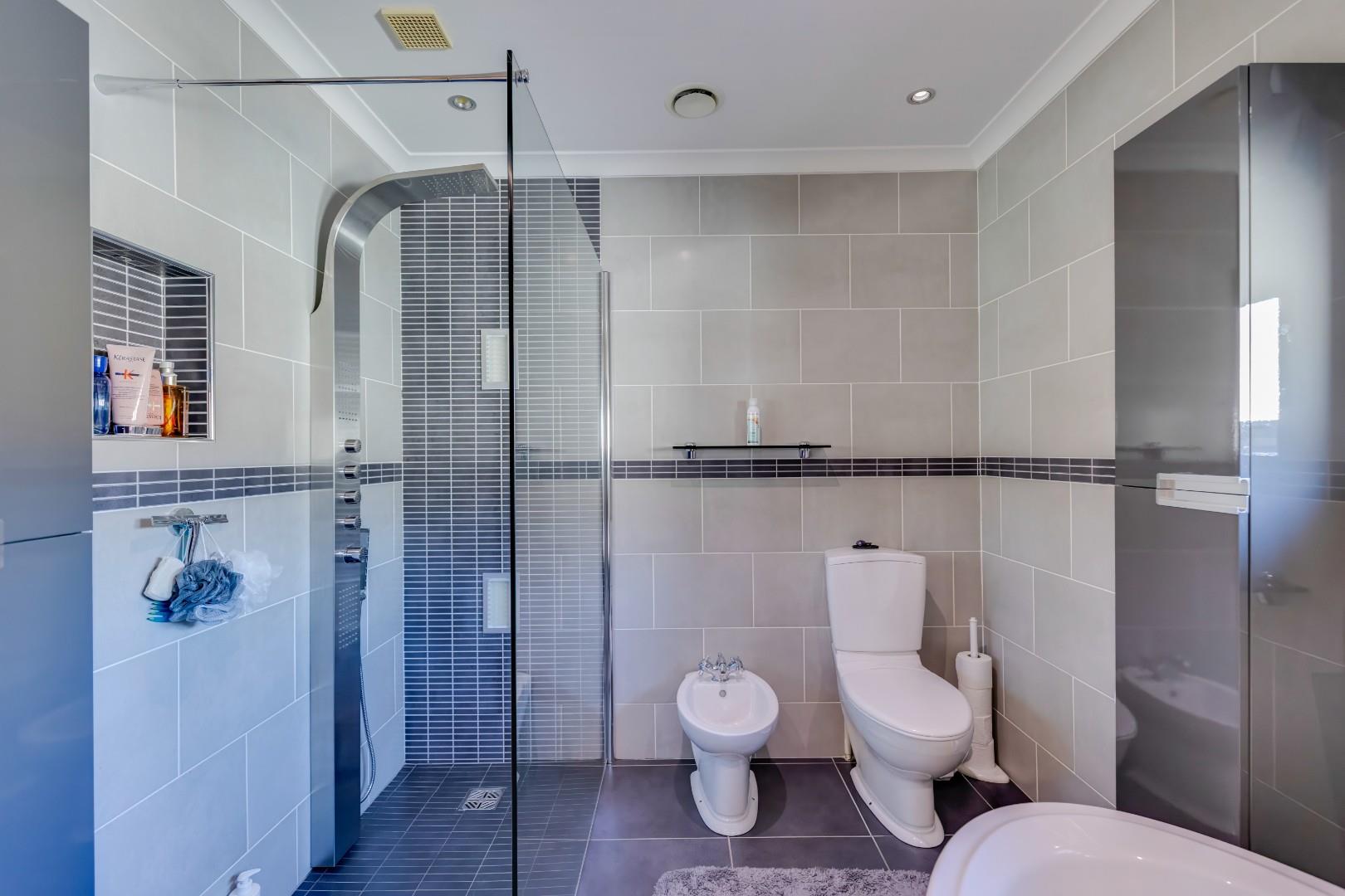 28 Ffrwd Vale, Neath, Neath Port Talbot, SA10 7BA